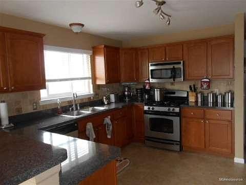 3rd image of 20288 Manford Dr