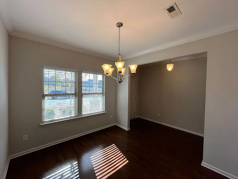310 Princess Pl — Photo 8
