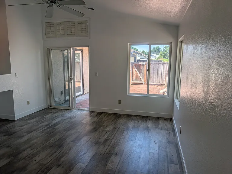 3067 Carey Ln — Photo 12