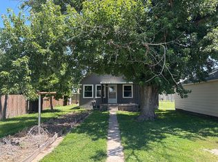 216 Lincoln St, Quinter, KS 67752