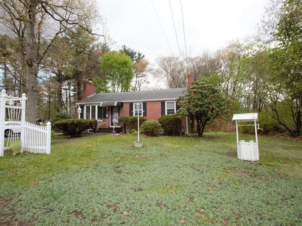 124 Pine St, Holbrook, MA 02343