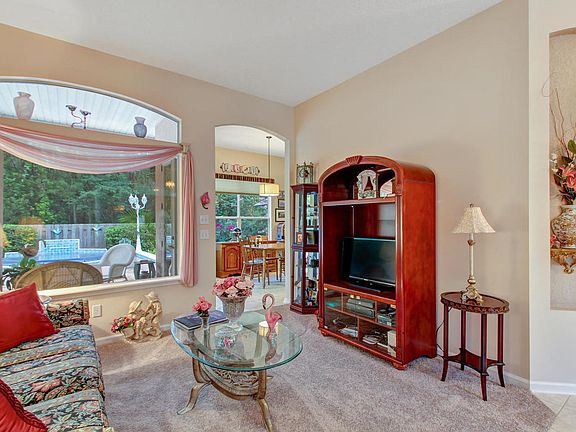 5th image of 201 Ivy Lakes Dr