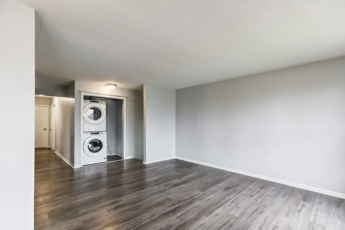 Building Photo - 1 Oriole Ct #MF