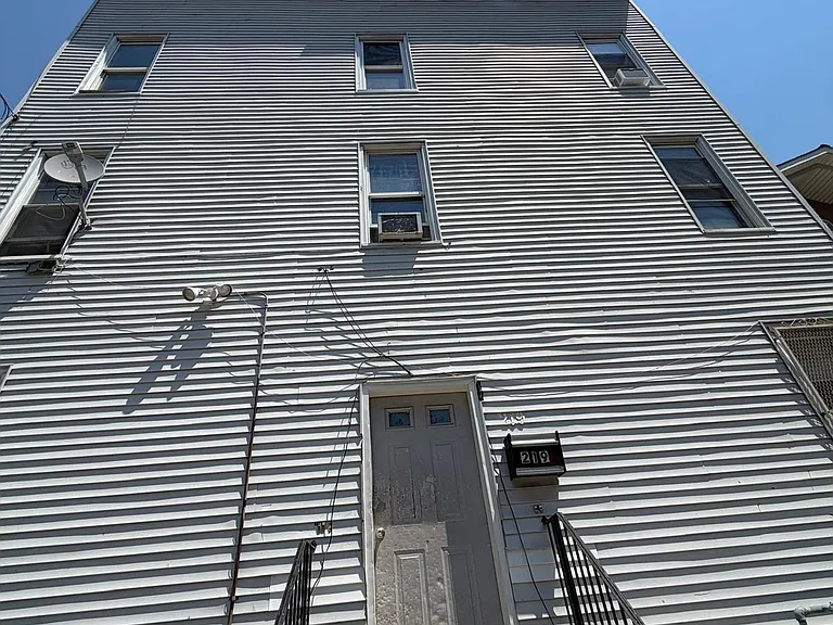 219 Magnolia Ave #3L — Photo 7