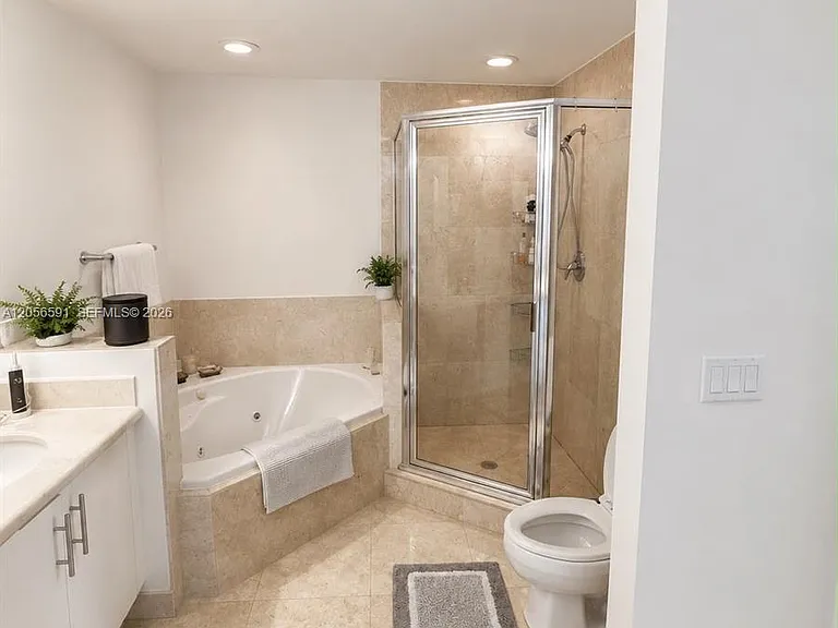 7918 Harbor Island Dr #310 — Photo 9