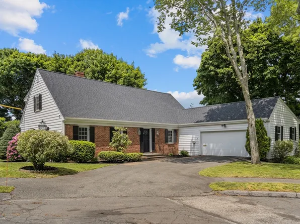 10 Alpine Cir, Wakefield, MA 01880