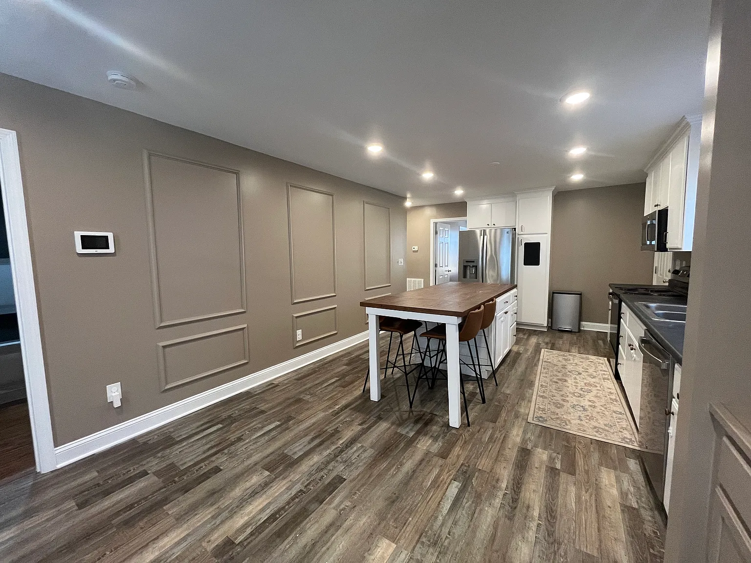 3 bed, 1043 sqft, $2,650 — Photo 4