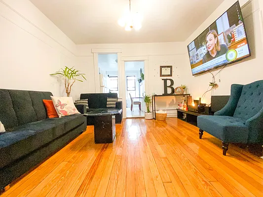 Rented by RealTegrity NY LLC | media 2