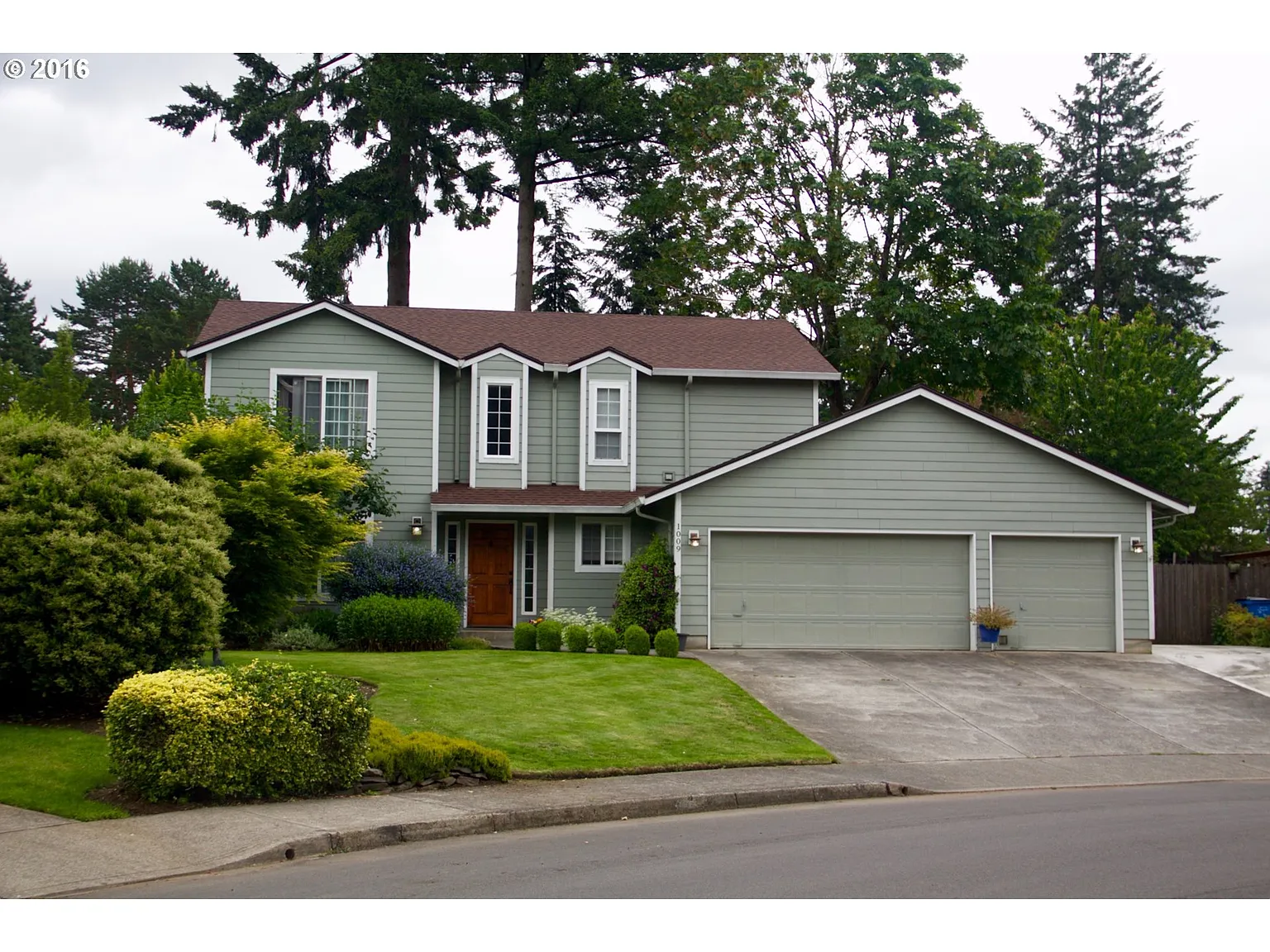 1009 NE 95th Ave photo 1