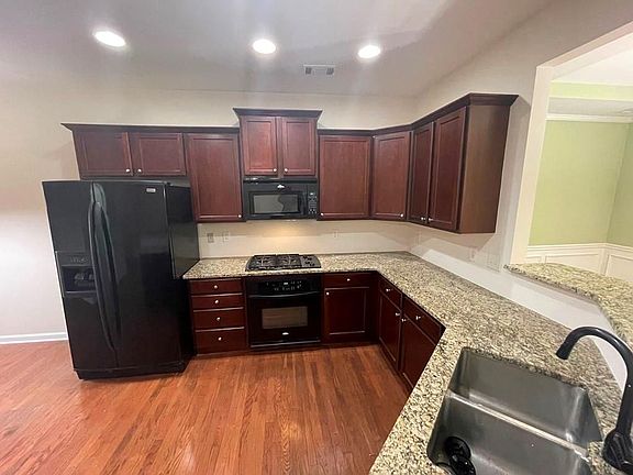 2nd image of 3011 Amberglen Ct