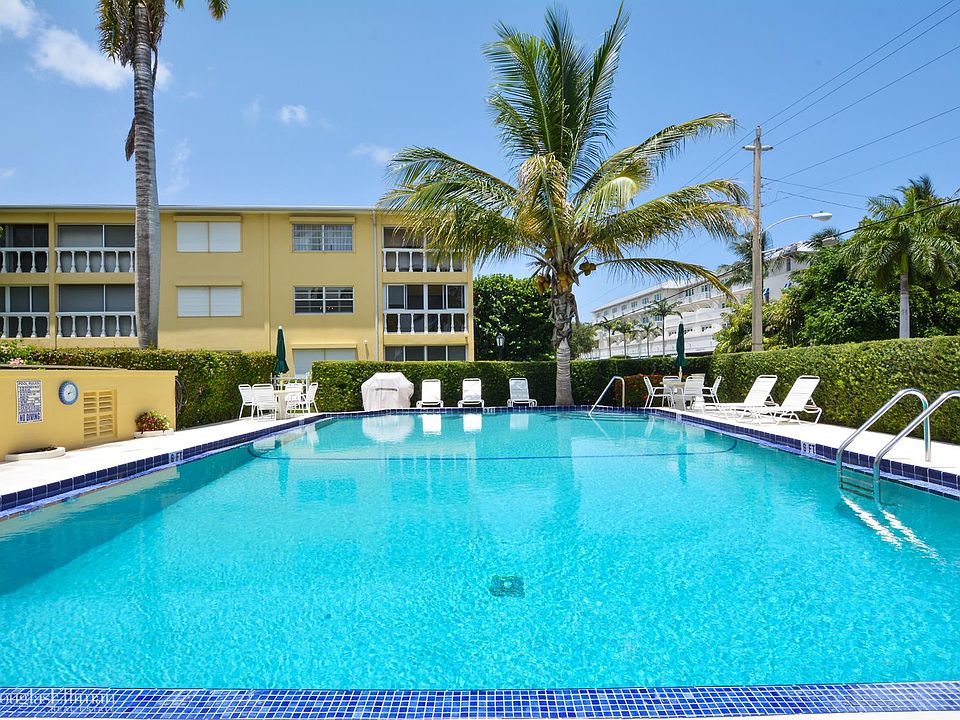 1st image of 80 Venetian Dr #206