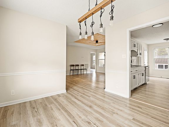 4th image of 417 Cyprus Ct