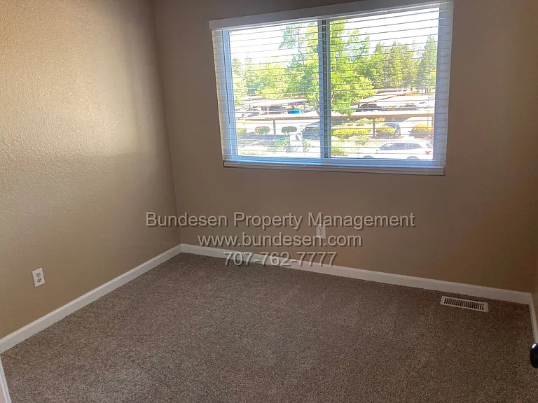 465 Enterprise Dr — Photo 12