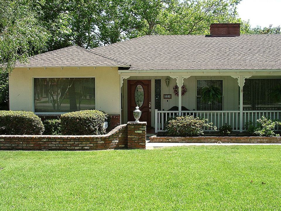 1st image of 229 W Caroline Ct