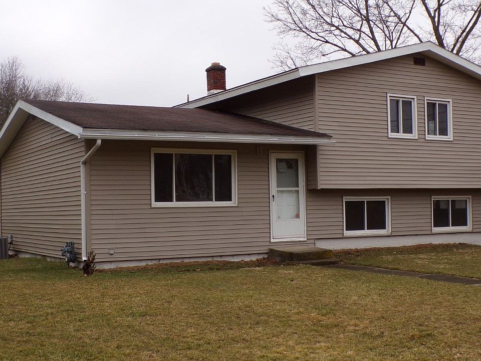 1st image of 17 Londonderry Ln