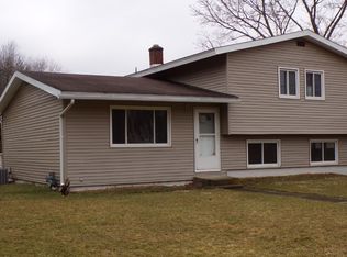 17 Londonderry Ln, Owego, NY 13827