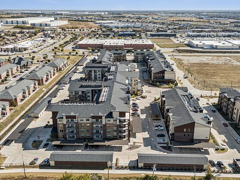 Wildwood Luxury Urban Homes — Photo 37