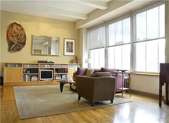 Sold by Warburg | media 13