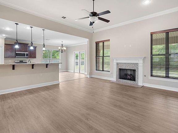 2nd image of 516 N Acadia Park