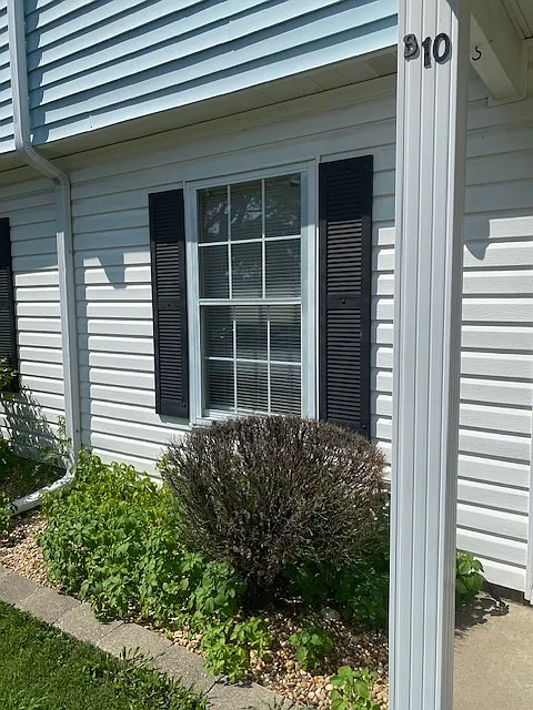 3 bed, 1.5 bath, 1053 sqft, $1,200 — Photo 2