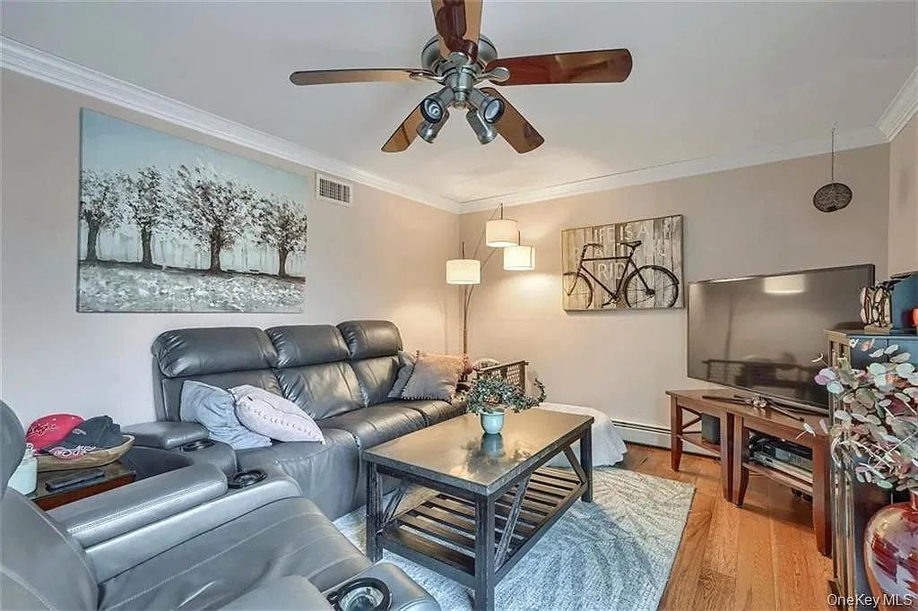 3 bed, 1552 sqft, $3,350 — Photo 4