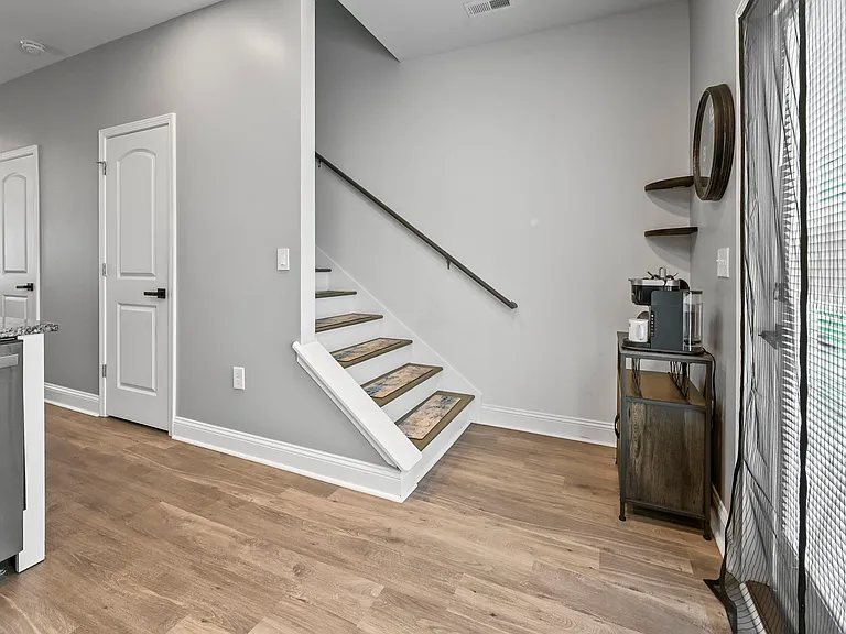 829 Moen Pl — Photo 11