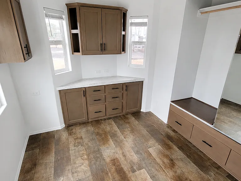 130 N Highland Blvd #5 — Photo 2