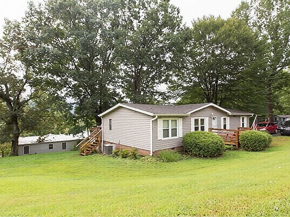 5th image of 32 Lake Eden Cir