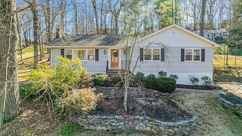 6 Mountainside Dr photo 1