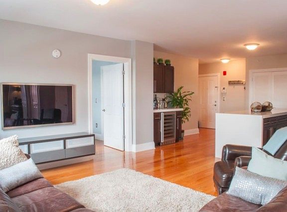 5th image of 809 22nd St #1308