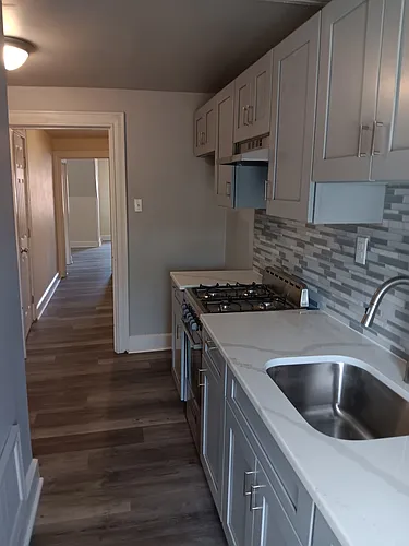 828 Tombler St #3 Photo 1