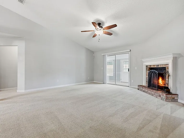 339 Peggy Dr — Photo 12