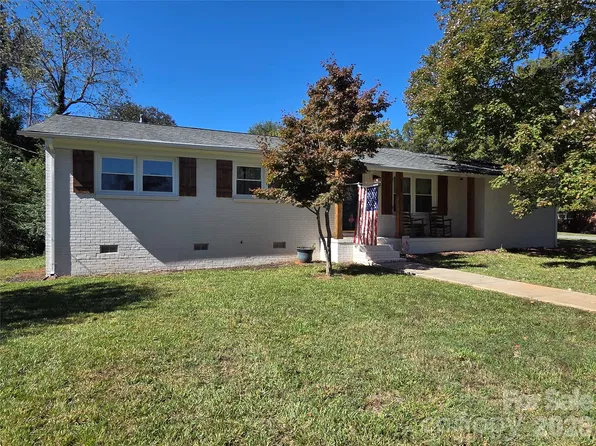 231 Oaklawn Dr, Lowell, NC 28098