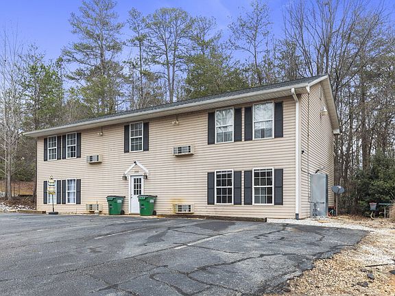 3rd image of 200 White Pine Dr