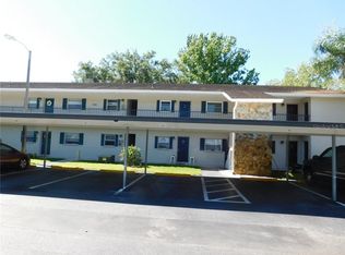 9821 113th St APT 203, Seminole, FL 33772