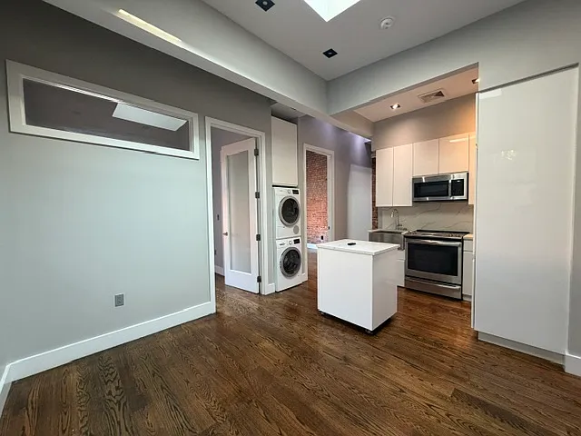 2329 1st Ave #3