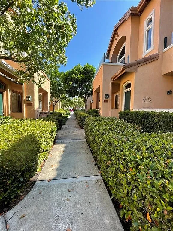 2 bed, 1177 sqft, $3,500 — Photo 3