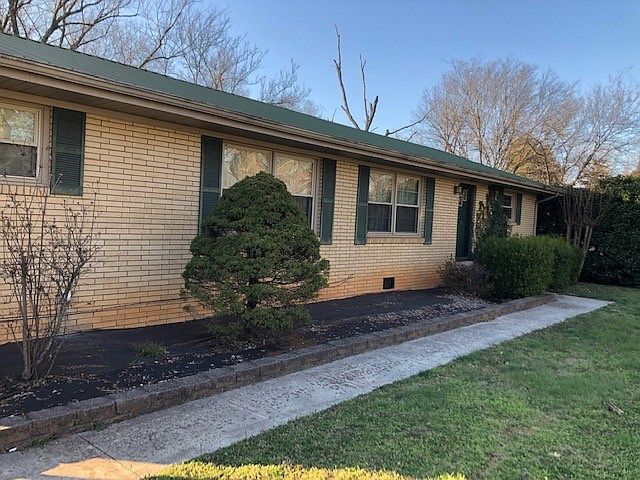 2nd image of 1815 Susan Dr