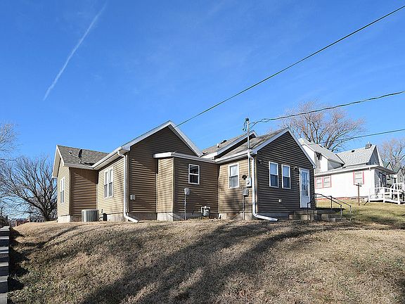 2nd image of 161 S Walnut St