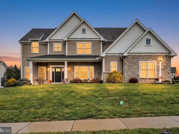 2584 Hepplewhite Dr, York, PA 17404