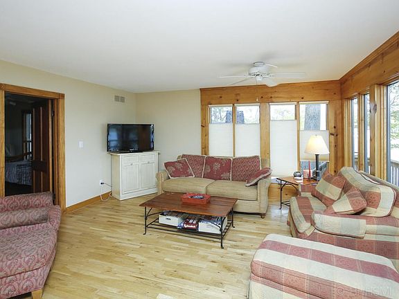 11946 lakeway dr-105