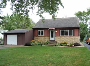 7613 E Wind Lake Rd, Wind Lake, WI 53185