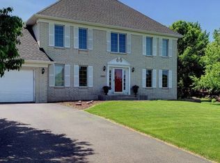 8660 Carriage Hill Rd, Savage, MN 55378