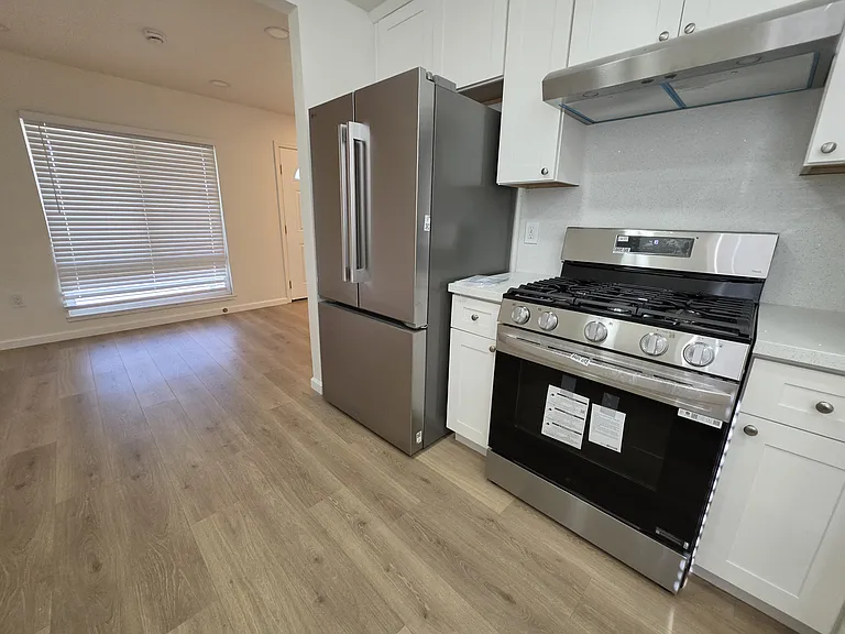 1086 Mersey Ave — Photo 13