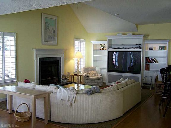 3rd image of 2361 Cape Arbor Dr