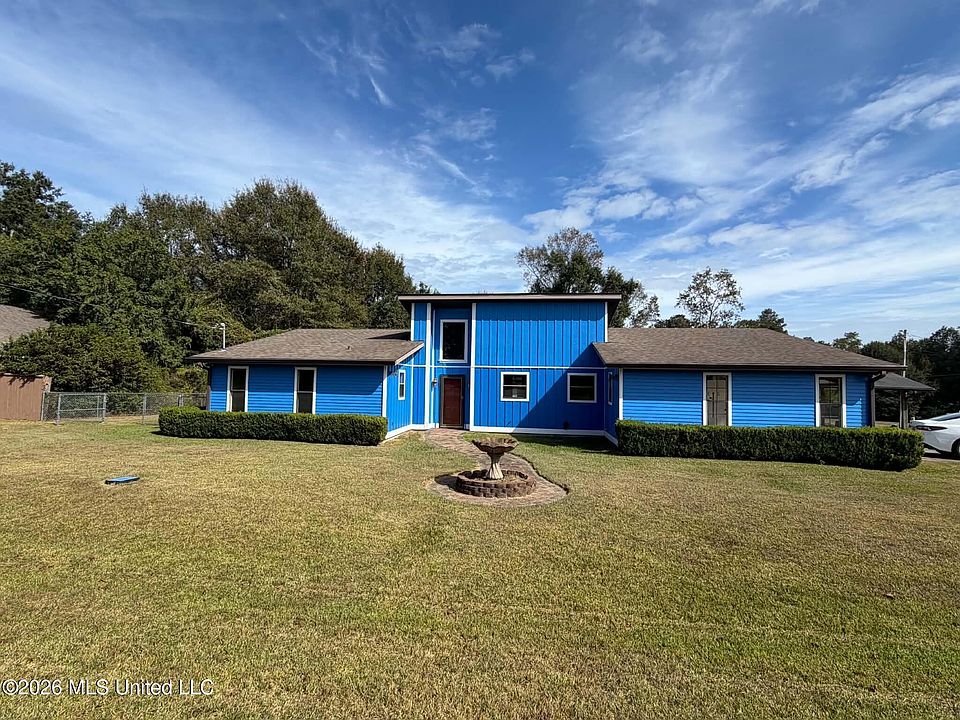 1st image of 100 Rabbit Hill Ln