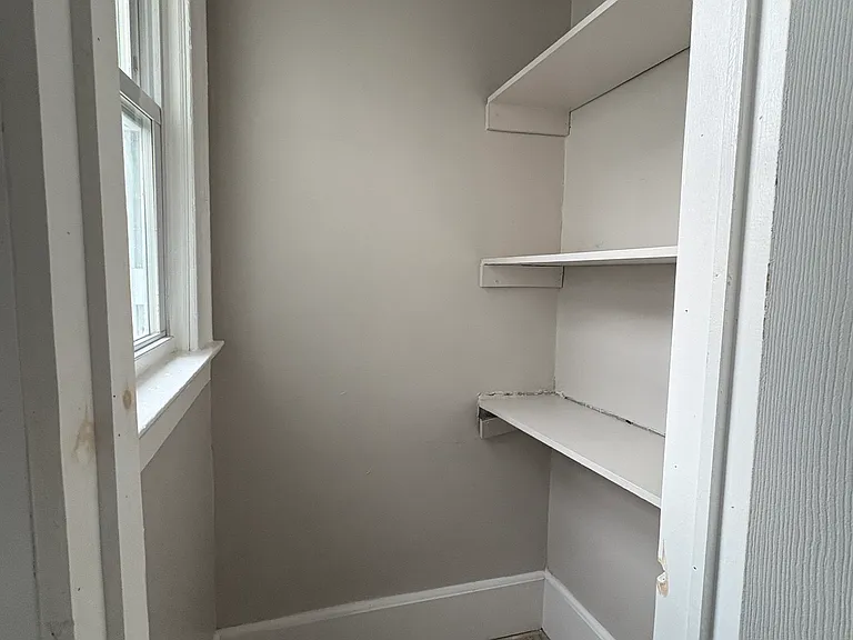 597 Grove St #3L — Photo 3