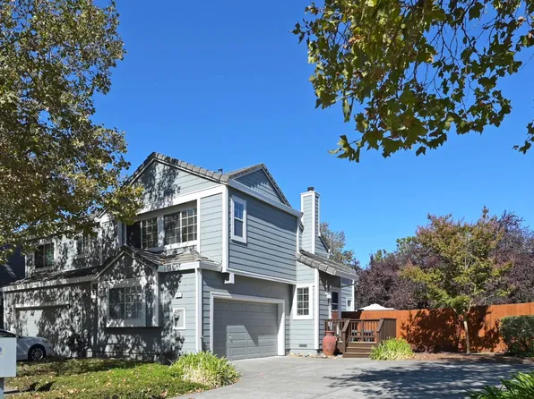 860 Chardonnay Circle, Petaluma, CA 94954