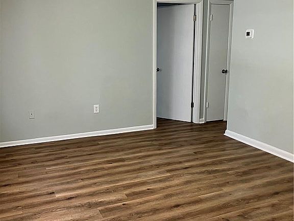 3rd image of 50 Carver Cir