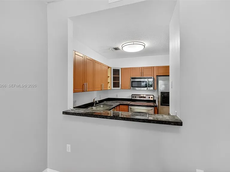 652 NE 63rd St #103 — Photo 7